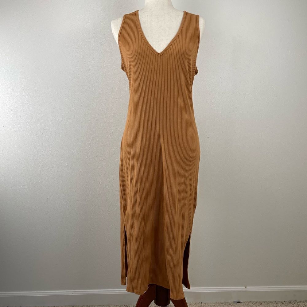 NWT Gibsonlook Sleeveless V-Neck Midi Dress Size L
